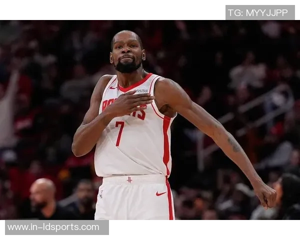 杜兰特谈末节表现提升通过侵略性引发对方包夹助队友创造机会 杜兰特谈末节表现提升通过侵略性引发对方包夹助队友创造机会