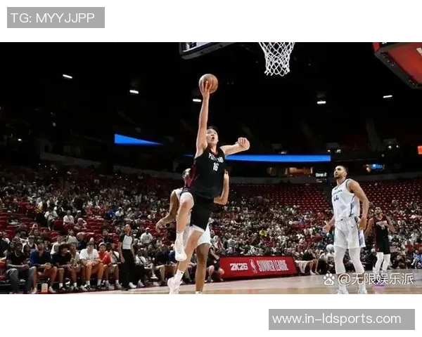 阿尔瓦拉多替补表现出色首节独得10分全场砍下18分3助攻 阿尔瓦拉多替补表现出色首节独得10分全场砍下18分3助攻